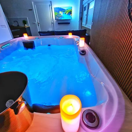 Relax Spa-4 Pers-jacuzzi-parking-jardin-clim-colmar *